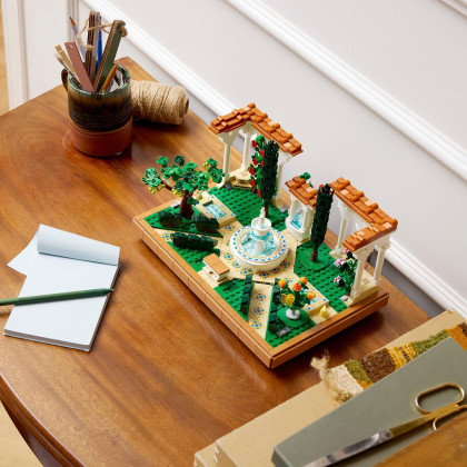 LEGO Icons 10359 - Il giardino della fontana