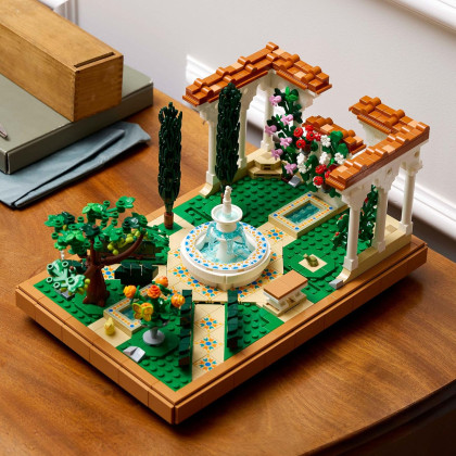 LEGO Icons 10359 - Il giardino della fontana