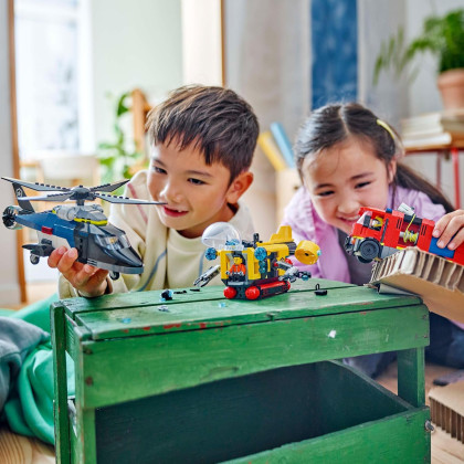LEGO City 60462 - Elicottero, autopompa e sottomarino