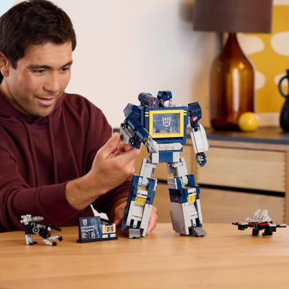 LEGO Icons 10358 - Transformers: Soundwave