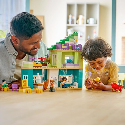 DUPLO 10470 - Casa familiare moderna 3 in 1 con personaggi