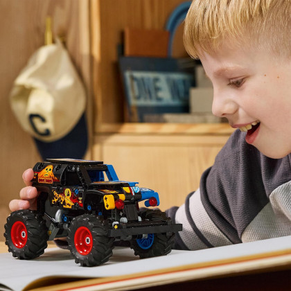 LEGO Technic 42219 - Monster Jam™ Grave Digger™ Fuoco e Ghiaccio