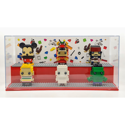 Lego minifigures display a gradoni rosso